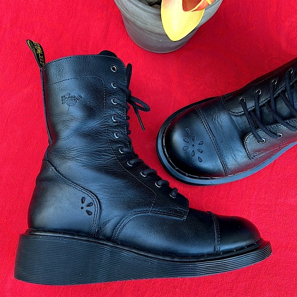 🏴󠁧󠁢󠁥󠁮󠁧󠁿 Dr. Martens MIE Daisy 3A33 Y2K Cutout Wedge Platform Boots UK 5 - Picture 3 of 17
